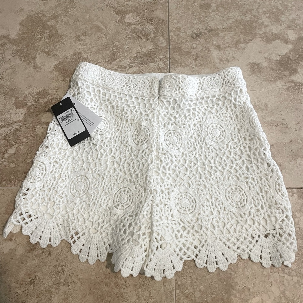 Guess xs crochet shorts